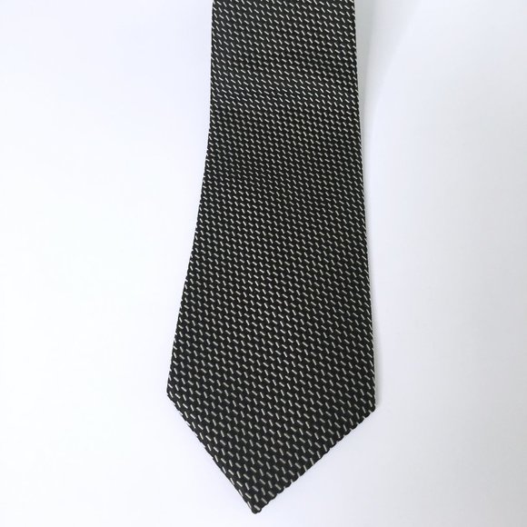 Excellent Giorgio Armani Tie 100% Silk, Made In Italy, Black and White Pattern - Picture 2 of 13